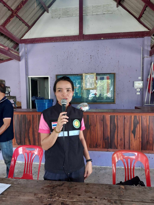 แผนออกประชาคมหมู่บ้านทบทวนแผนพัฒนาท้องถิ่น และประชาสัมพันธ์การคัดแยกขยะ/การชำระค่าน้ำ-ค่าขยะ ม.12